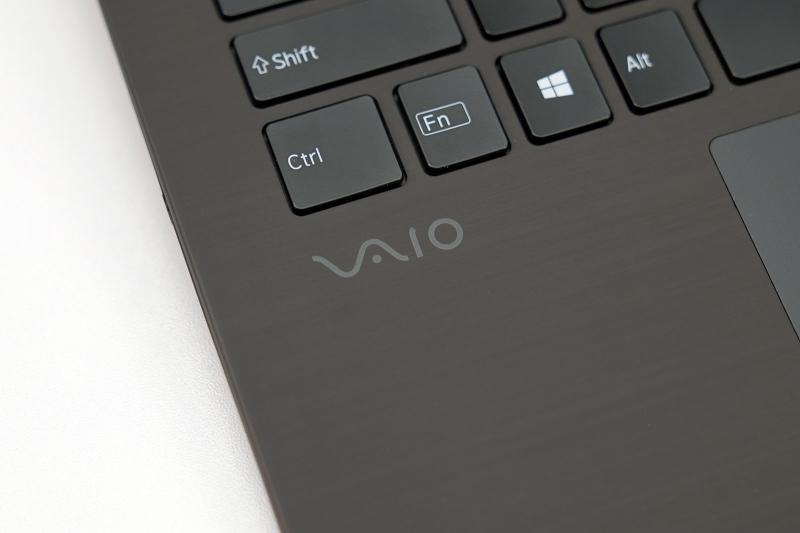 旗舰轻薄笔记本经典再现 VAIO Z 2021电脑评测（遗传索尼基因搭载轻盈、碳纤维机身）