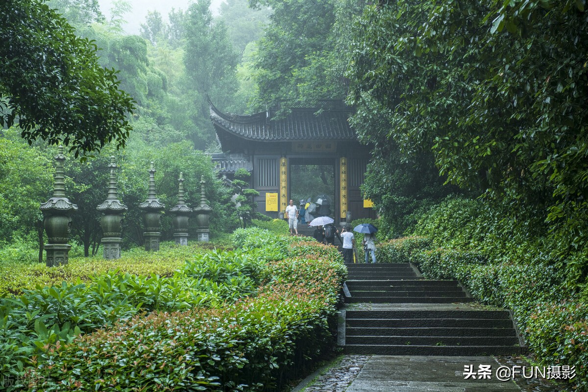 下雨天怎么拍照片好看（附6个技巧拍出下雨天的故事摄影大片）