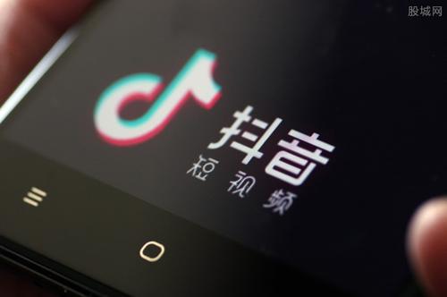 如何直接用抖音App拍摄短视频？（抖音短一段一段的视频怎么拍摄教程）