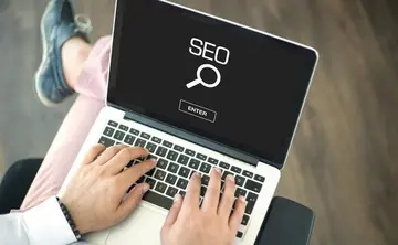 SEO优化技巧：提升网站排名的必修课（8大实用技巧带你玩转SEO）